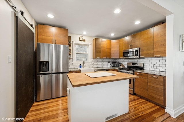 3067 N Gresham Ave, Chicago, IL 60618 - photo 6
