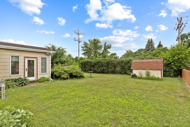 1108 Lancaster Ave, Elk Grove Village, IL 60007 - view of yard featuring a shed