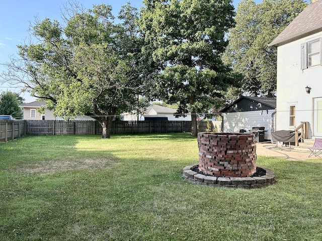 2603 3rd St, Peru, IL 61354 - fenced backyard featuring a patio