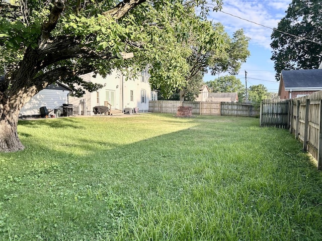 2603 3rd St, Peru, IL 61354 - view of fenced backyard