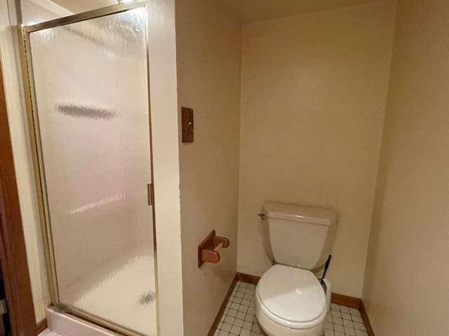 512 Tana Ln, Joliet, IL 60435 - bathroom featuring a shower stall