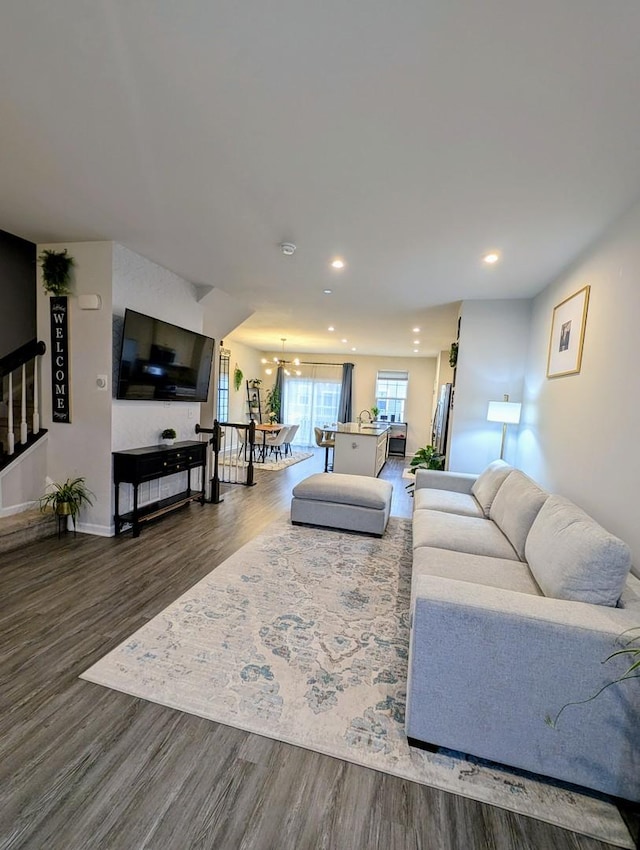 63 Nicholas Dr W, Des Plaines, IL 60016 - living area featuring a chandelier, wood finished floors, and recessed lighting