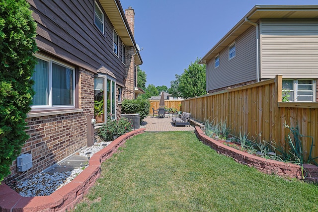 1008 S Beechwood Dr, Mount Prospect, IL 60056 - fenced backyard with a patio