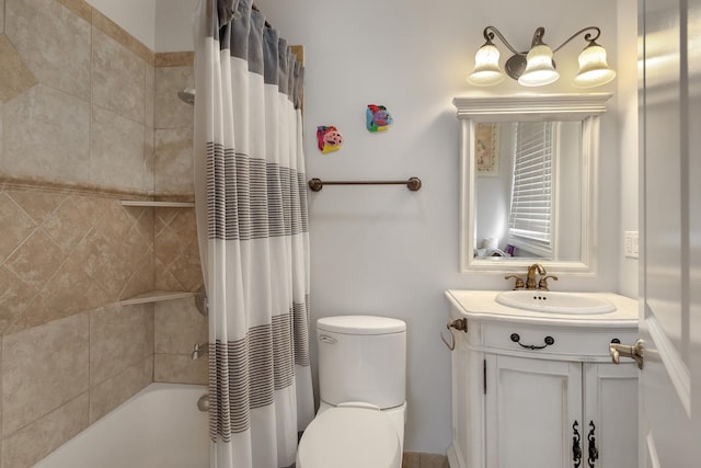 8453 W Bruce Dr, Niles, IL 60714 - bathroom with vanity and shower / tub combo with curtain