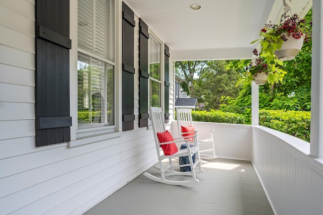 1718 Lake Ave, Wilmette, IL 60091 - view of covered porch
