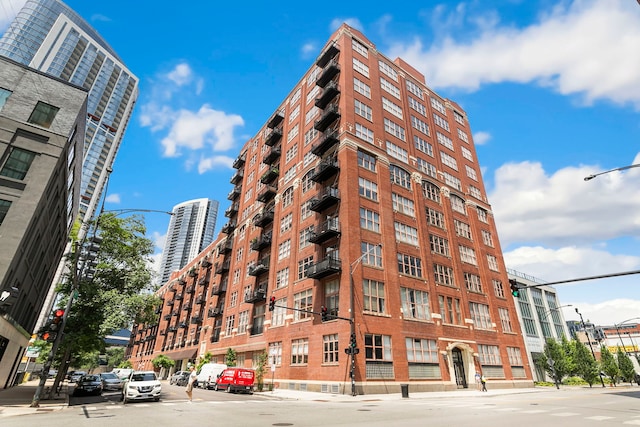 360 W Illinois St Unit 2C, Chicago, IL 60654 - photo 2