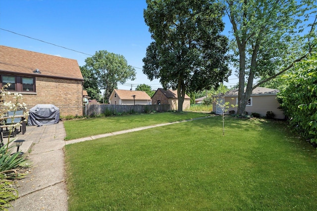 5145 Lee St, Skokie, IL 60077 - view of yard