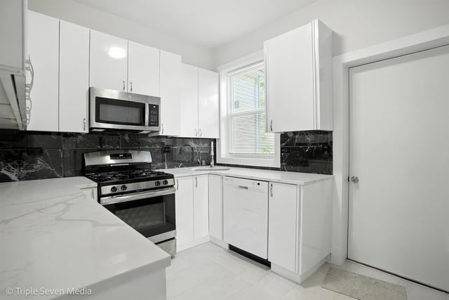 3425 W Carroll Ave, Chicago, IL 60624 - photo 15