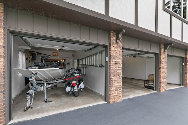 1606 Gregden Shores Dr, Sterling, IL 61081 - view of garage