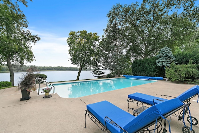 1606 Gregden Shores Dr, Sterling, IL 61081 - view of pool with a patio, a covered pool, and a water view