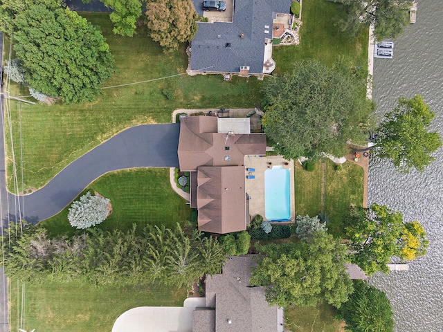 1606 Gregden Shores Dr, Sterling, IL 61081 - aerial view of property and surrounding area with a pool