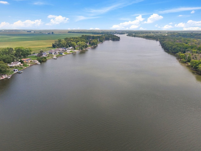 1606 Gregden Shores Dr, Sterling, IL 61081 - bird's eye view of a large body of water