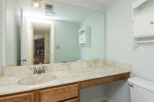 1918 N Yale Ave, Arlington Heights, IL 60004 - bathroom with toilet and vanity
