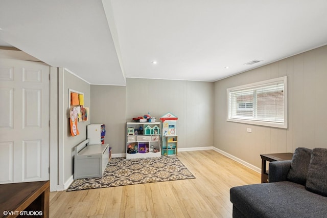 1308 Hoffman Ave, Park Ridge, IL 60068 - sitting room featuring wood finished floors and baseboards