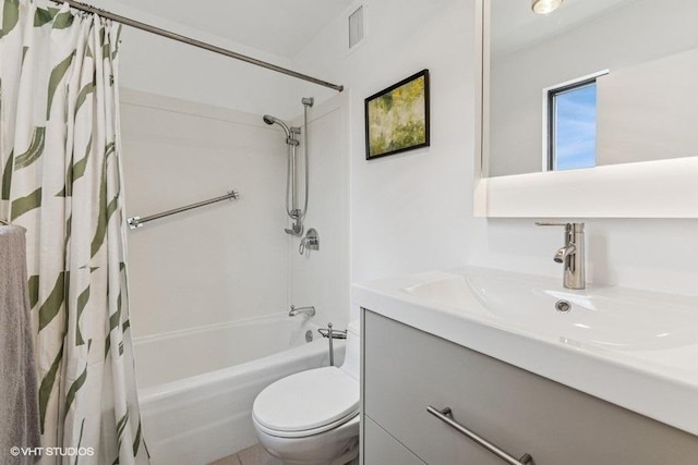 1450 N Astor St Unit 14D, Chicago, IL 60610 - bathroom with vanity and shower / bathtub combination with curtain