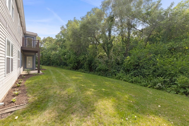 992 Langtry Ct Unit D, Elgin, IL 60120 - view of grassy yard featuring a balcony