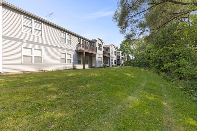 992 Langtry Ct Unit D, Elgin, IL 60120 - view of grassy yard