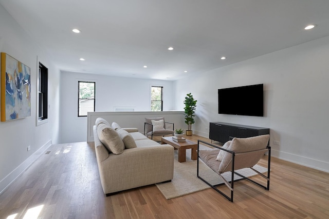 1332 N Leavitt St, Chicago, IL 60622 - living room featuring light wood-style flooring and recessed lighting