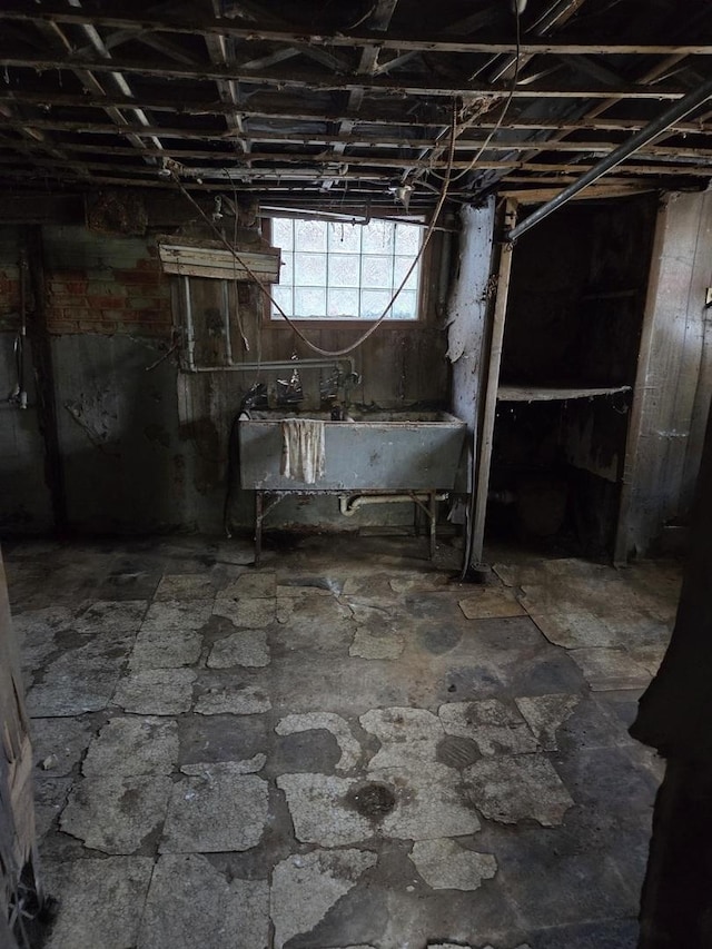 10511 S Yates Ave, Chicago, IL 60617 - below grade area featuring a sink