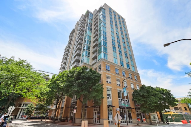 1640 Maple Ave Unit 903, Evanston, IL 60201 - photo 1