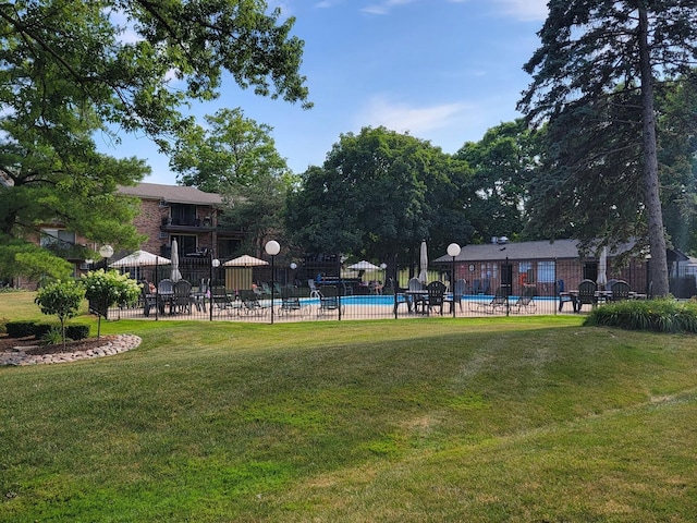 5340 Waterbury Ct Unit 2103, Crestwood, IL 60418 - view of yard with a community pool
