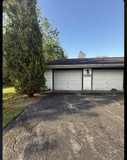 4501 180th St, Country Club Hills, IL 60478 - view of garage