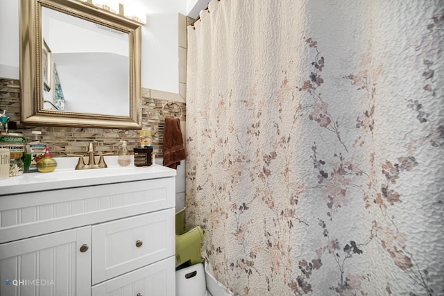 2924 N Mulligan Ave, Chicago, IL 60634 - bathroom featuring vanity, tasteful backsplash, and a shower with curtain