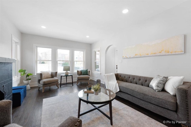 4846 W Roscoe St, Chicago, IL 60641 - living room featuring wood finished floors and recessed lighting