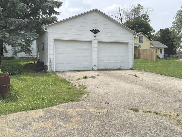 218 S Oneca St, Tonica, IL 61370 - view of detached garage