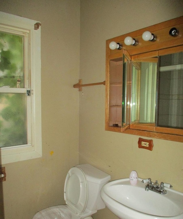 7319 S Claremont Ave, Chicago, IL 60636 - bathroom with a sink and toilet