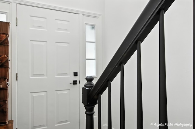 425 Ashwood Ct, Lindenhurst, IL 60046 - photo 2