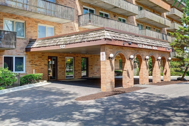 512 Redondo Dr Unit 112, Downers Grove, IL 60516 - view of building exterior