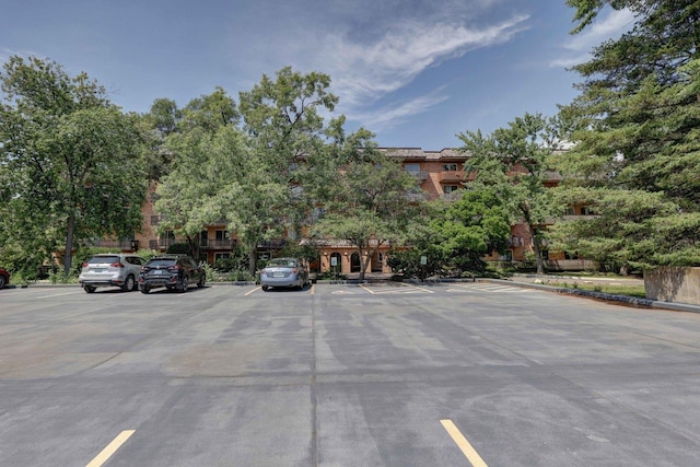 512 Redondo Dr Unit 112, Downers Grove, IL 60516 - view of uncovered parking lot