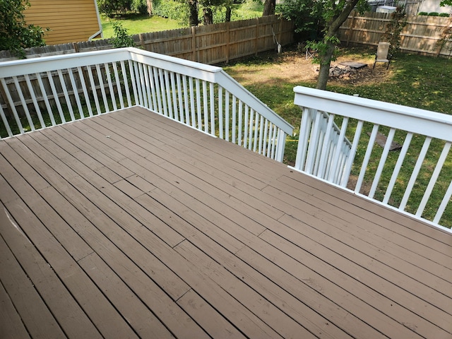 814 S 11th Ave, Saint Charles, IL 60174 - wooden terrace featuring a fenced backyard