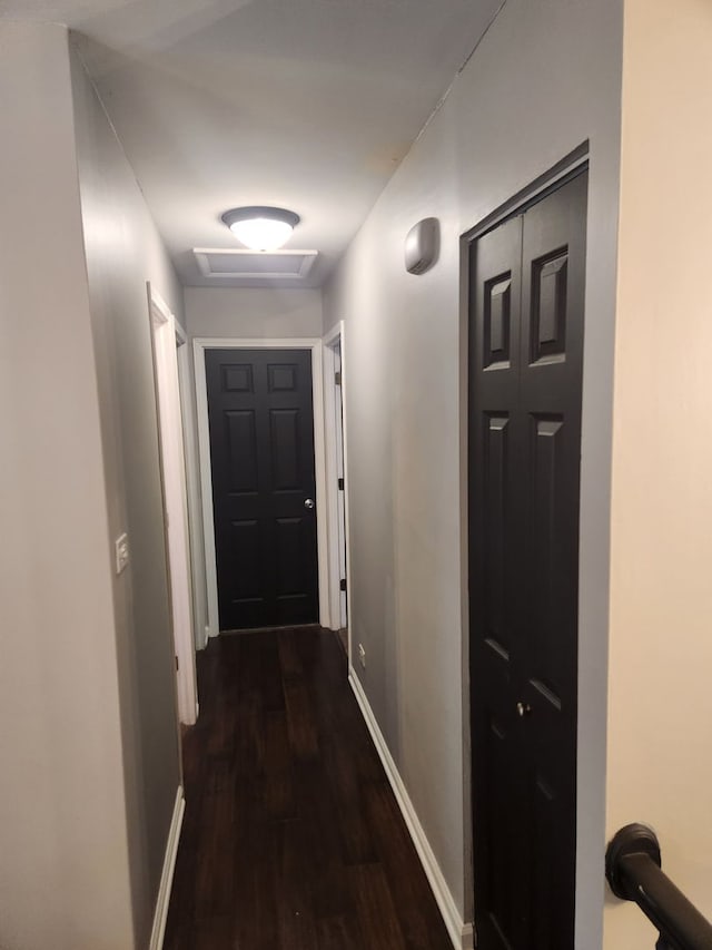 814 S 11th Ave, Saint Charles, IL 60174 - hall with wood finished floors and baseboards