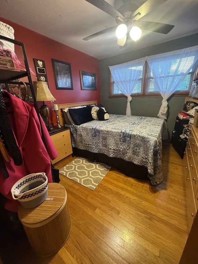 201 S Roy Ave, Northlake, IL 60164 - bedroom with wood finished floors and a ceiling fan