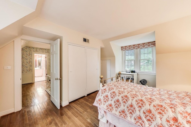 1667 Sunnyside Ave, Highland Park, IL 60035 - bedroom with hardwood / wood-style floors, a closet, and lofted ceiling