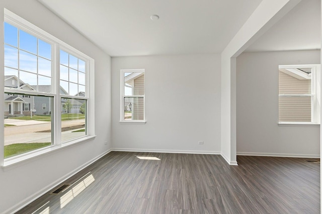 32012 Savannah Dr, Lakemoor, IL 60051 - photo 4