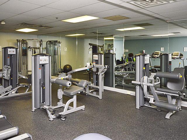 40 E 9th St Unit 903, Chicago, IL 60605 - exercise room with a drop ceiling