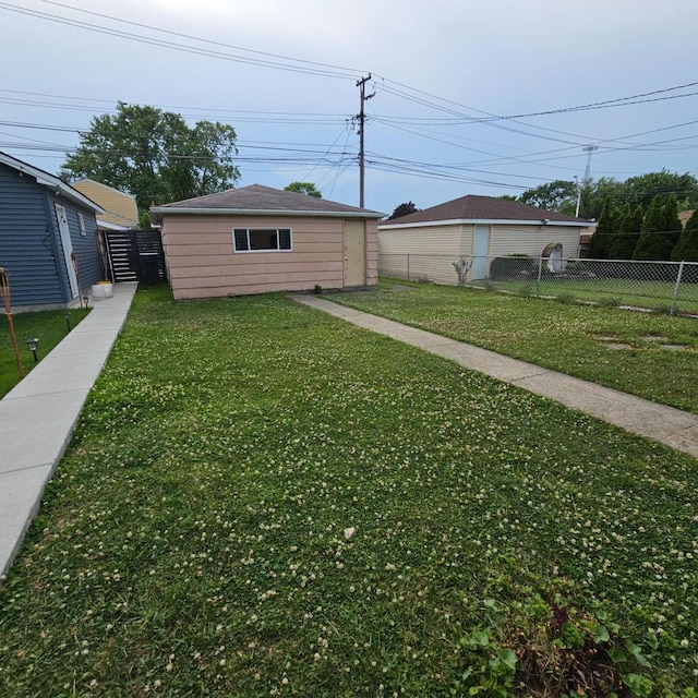 4804 S Lamon Ave, Chicago, IL 60638 - view of yard
