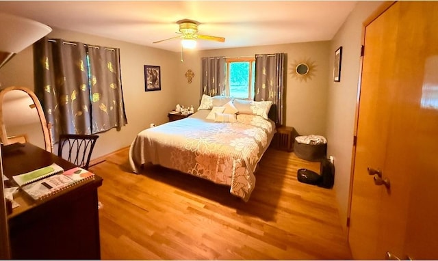 1217 S 7th Ave, Kankakee, IL 60901 - bedroom with wood finished floors and a ceiling fan
