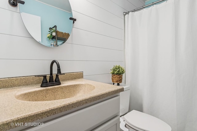 1336 Mcdowell Rd Unit 201, Naperville, IL 60563 - bathroom with vanity and a shower with curtain