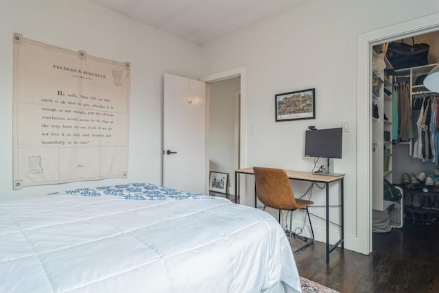 2144 W Schiller St Unit H, Chicago, IL 60622 - bedroom with a walk in closet and wood finished floors