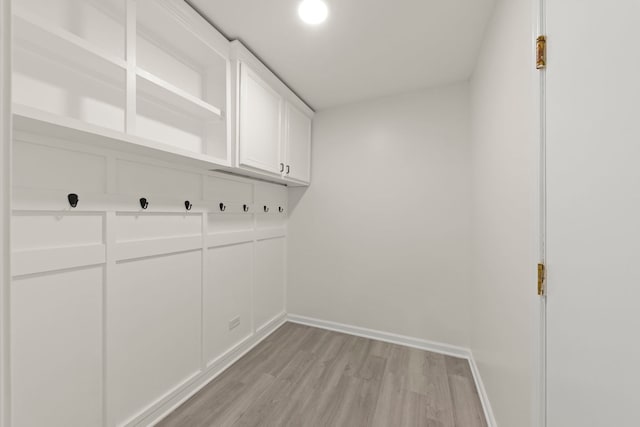 1918 Prairie Ridge Ct, Plainfield, IL 60586 - mudroom with light wood finished floors and baseboards
