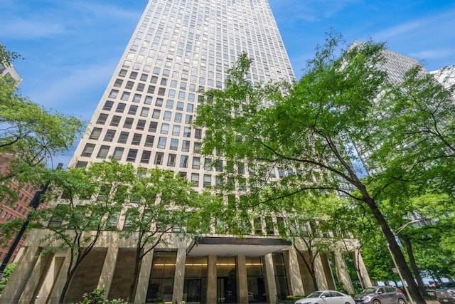 260 E Chestnut St Unit 1612, Chicago, IL 60611 - photo 1