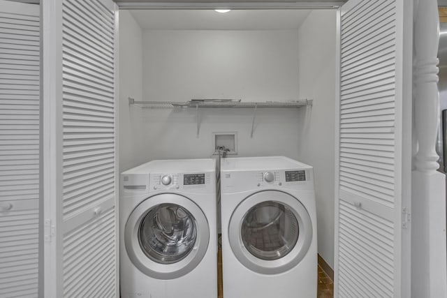 20772 N Elizabeth Ave, Prairie View, IL 60069 - laundry room featuring washing machine and dryer