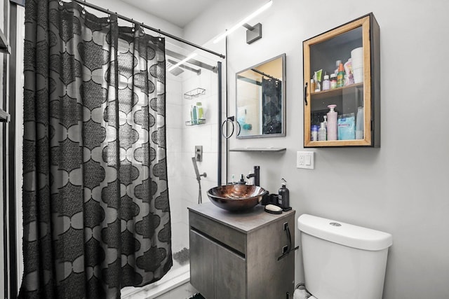 1652 S Ridgeway Ave, Chicago, IL 60623 - full bath featuring vanity and a shower with shower curtain
