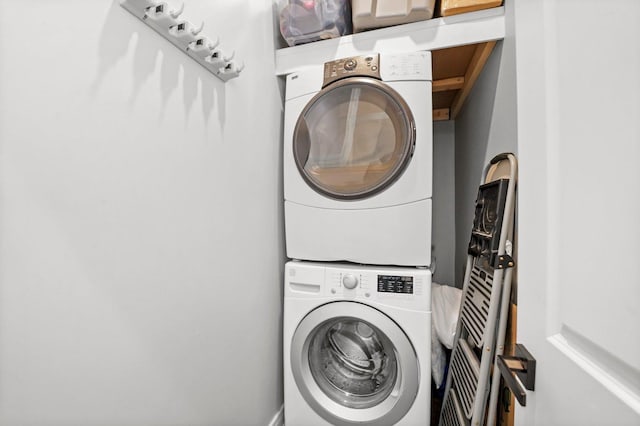 1652 S Ridgeway Ave, Chicago, IL 60623 - laundry area with stacked washer / drying machine