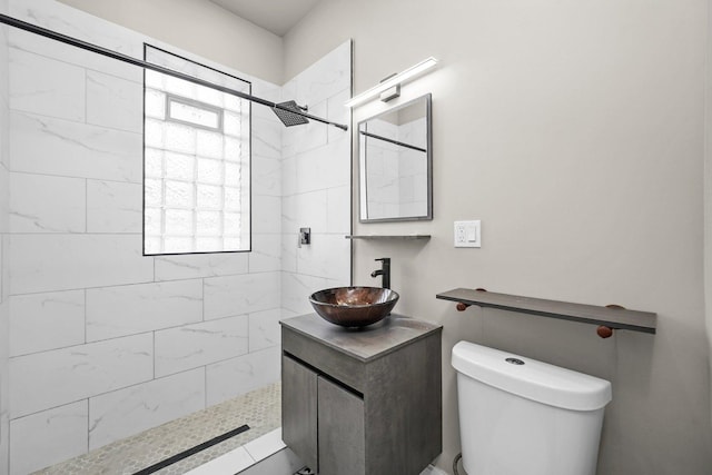 1652 S Ridgeway Ave, Chicago, IL 60623 - bathroom featuring tiled shower and vanity