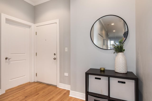 2409 W Catalpa Ave Unit 307, Chicago, IL 60625 - entrance foyer with light wood finished floors and baseboards